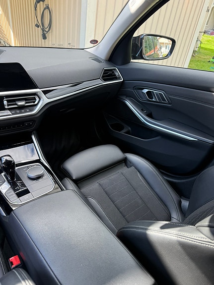 BMW 330e 6 of 9