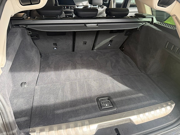 BMW 330e 9 of 9