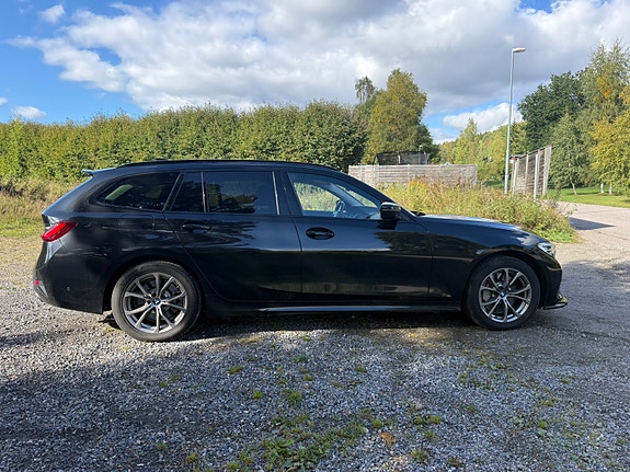 BMW 330e 3 of 9