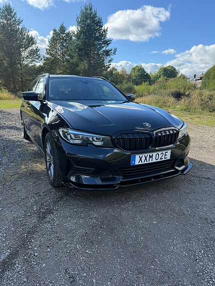 BMW 330e 2 of 9
