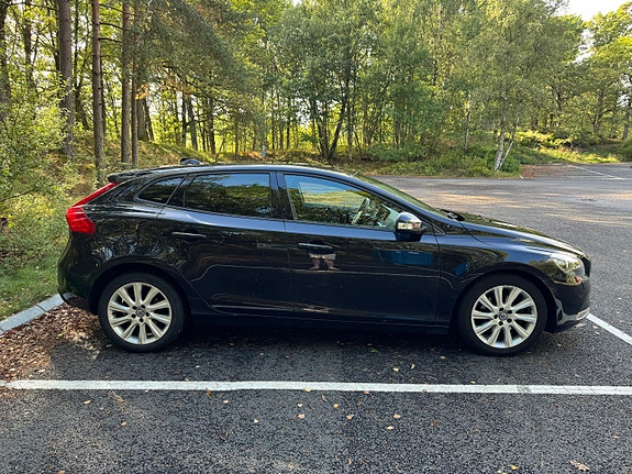Volvo V40 4 of 20