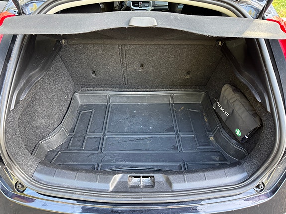 Volvo V40 13 of 20
