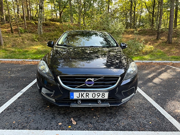 Volvo V40 2 of 20