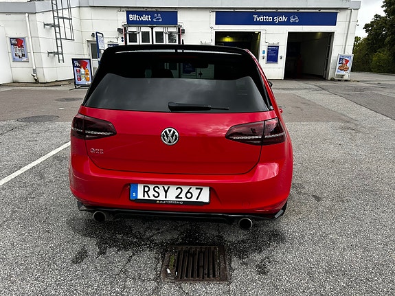 Volkswagen Golf VII 7 of 14