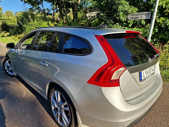 Volvo V60 5 of 7