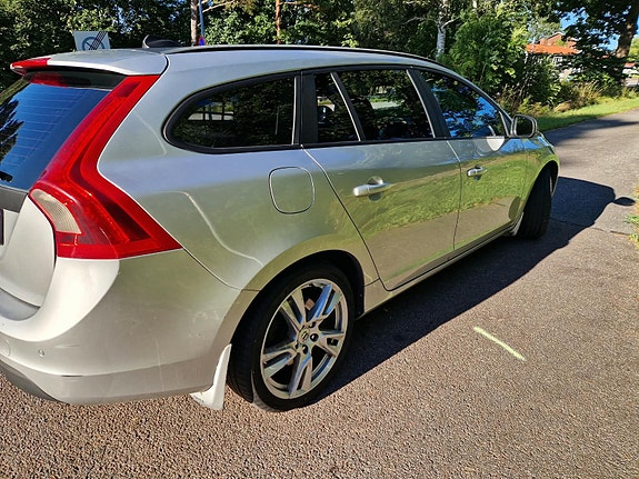 Volvo V60 3 of 7