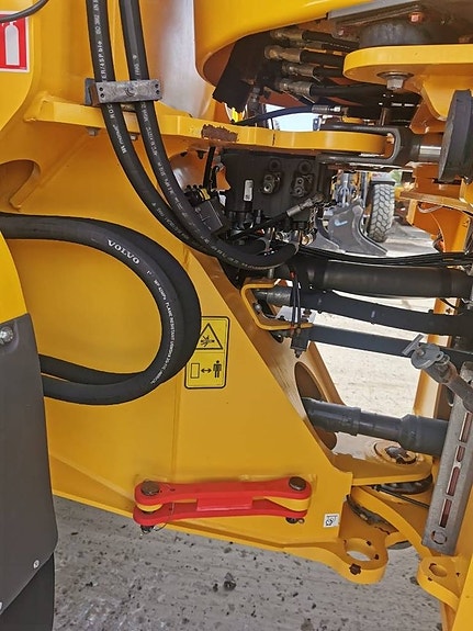 Volvo L 120 H 9 of 14