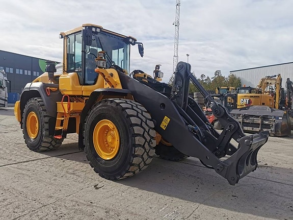 Volvo L 120 H 7 of 14