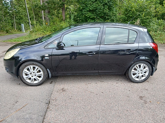 Opel Corsa 2 of 8