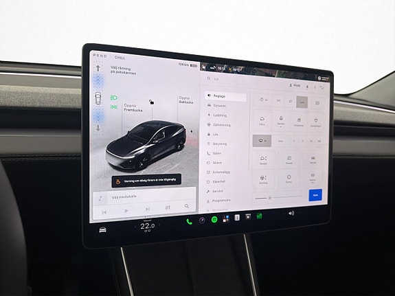 Tesla Model Y 18 of 30