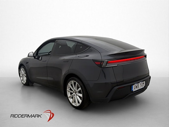 Tesla Model Y 6 of 30