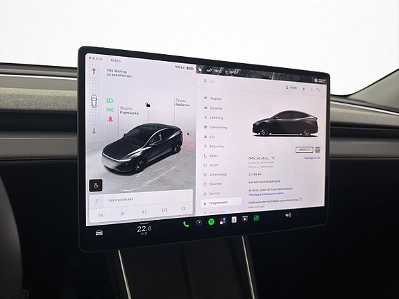 Tesla Model Y 23 of 30
