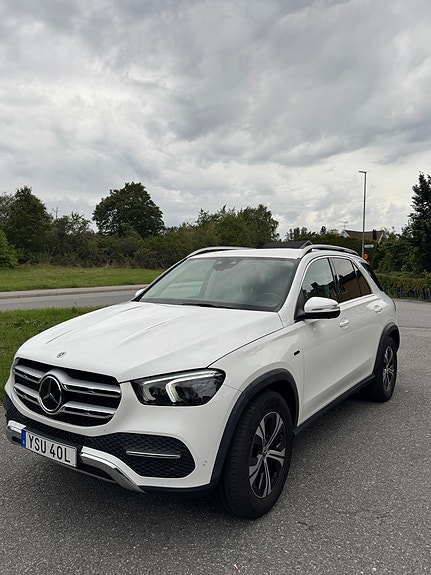 Mercedes-Benz GLE350 e 2 of 10