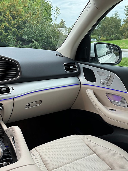 Mercedes-Benz GLE350 e 6 of 10