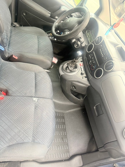 Peugeot Partner 7 of 9