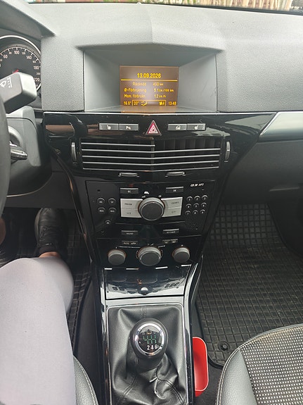 Opel Astra 5 of 9