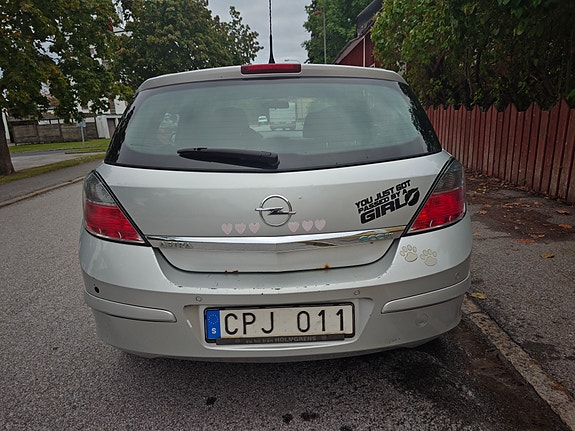 Opel Astra 3 of 9