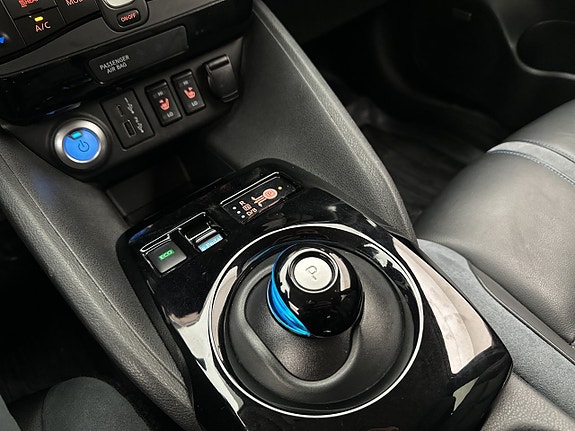 Nissan Leaf 28 of 30