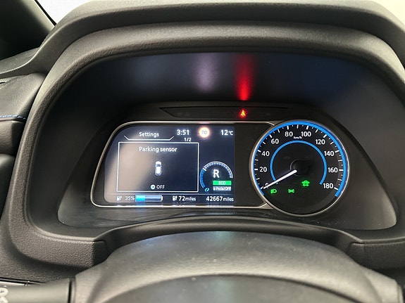 Nissan Leaf 27 of 30