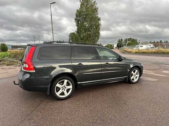 Volvo V70 3 of 26