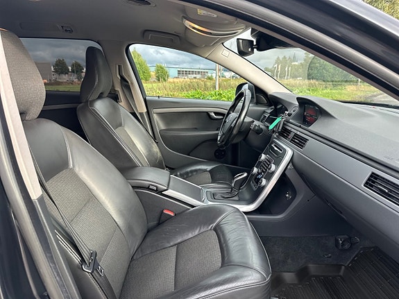 Volvo V70 21 of 26