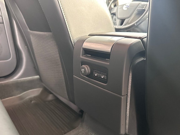 Volvo V70 16 of 26