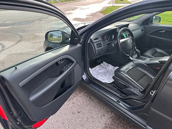 Volvo V70 7 of 26
