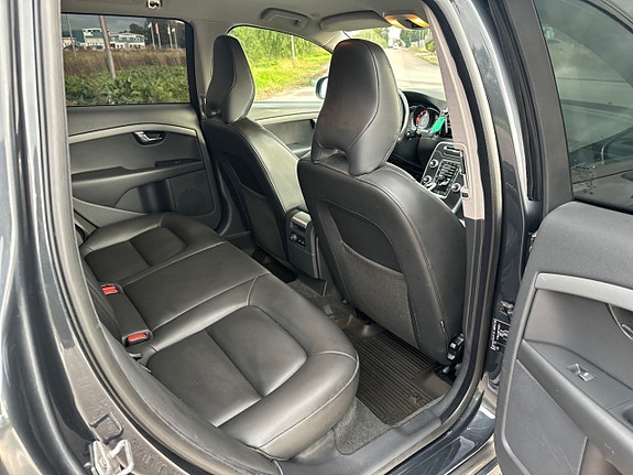 Volvo V70 14 of 26