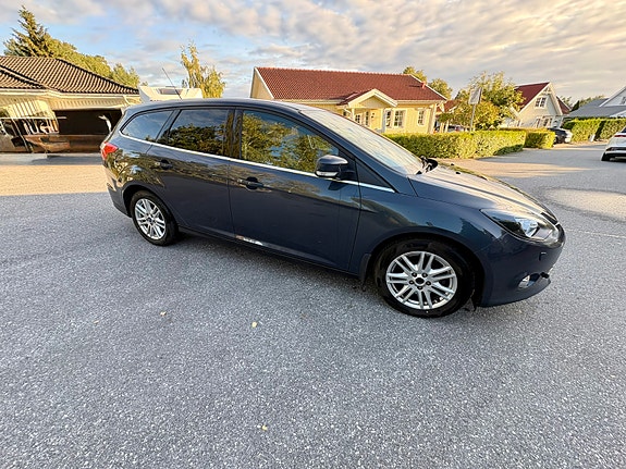 Ford Focus 5 of 12