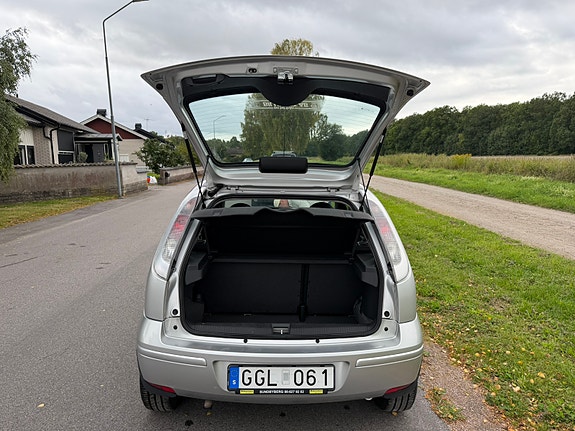 Opel Corsa 10 of 14