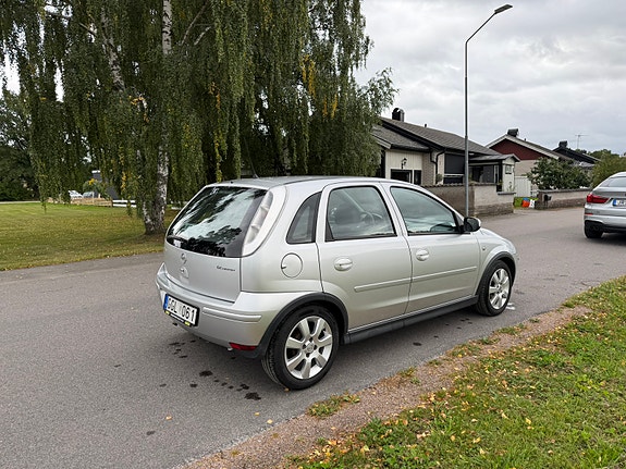 Opel Corsa 8 of 14