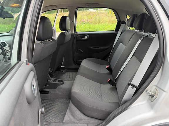 Opel Corsa 14 of 14