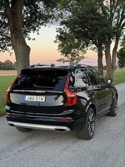Volvo XC90 3 of 25