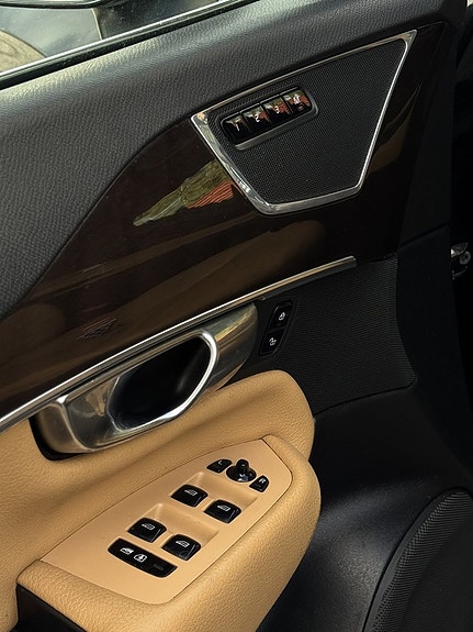 Volvo XC90 15 of 25