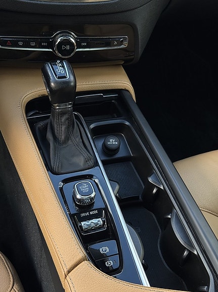 Volvo XC90 12 of 25