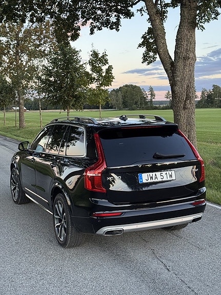 Volvo XC90 4 of 25