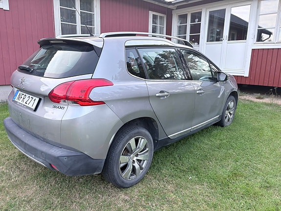 Peugeot 2008 2 of 9