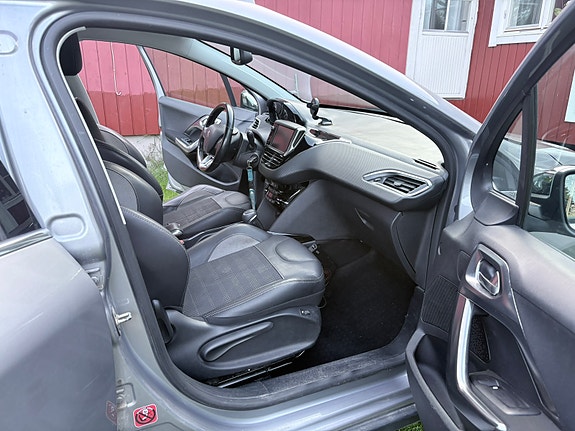 Peugeot 2008 4 of 9