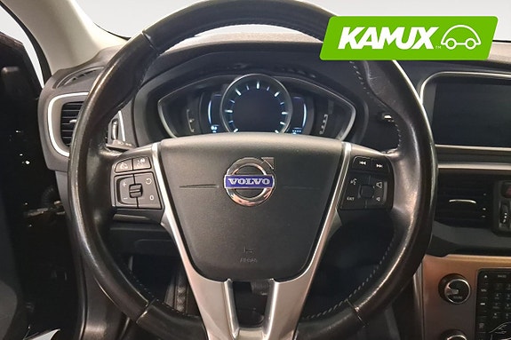 Volvo V40 Cross Country 13 of 16