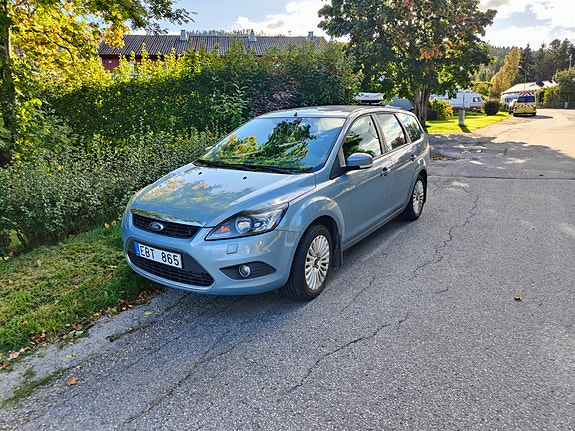 Ford Focus 2 of 6