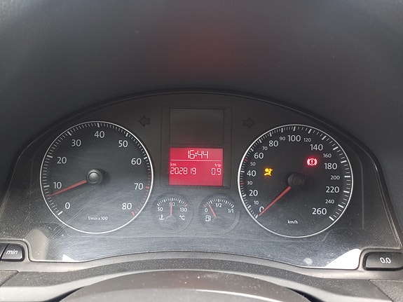 Volkswagen Golf V 6 of 6