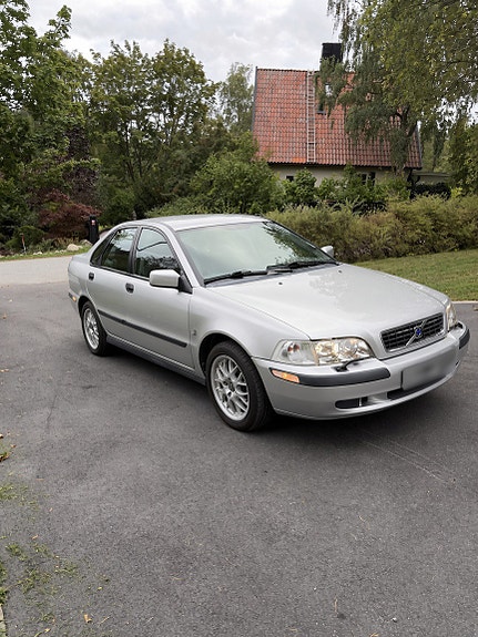 Volvo S40 2 of 9