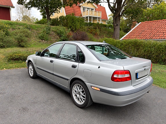 Volvo S40 3 of 9