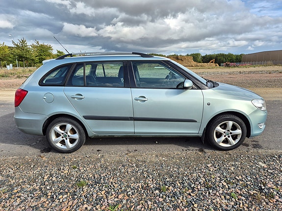 Skoda Fabia 2 of 5