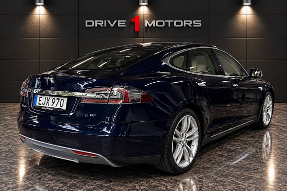 Tesla Model S 5 of 15