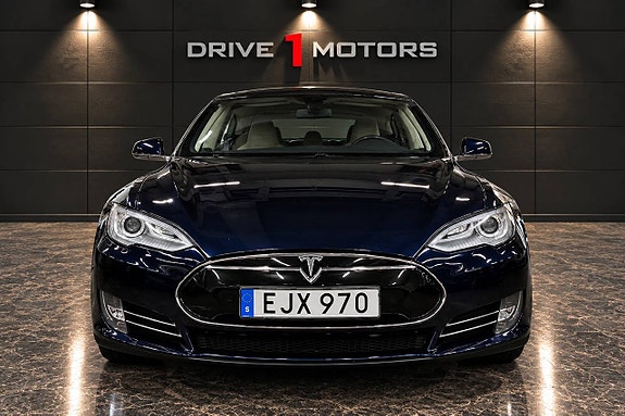 Tesla Model S 3 of 15
