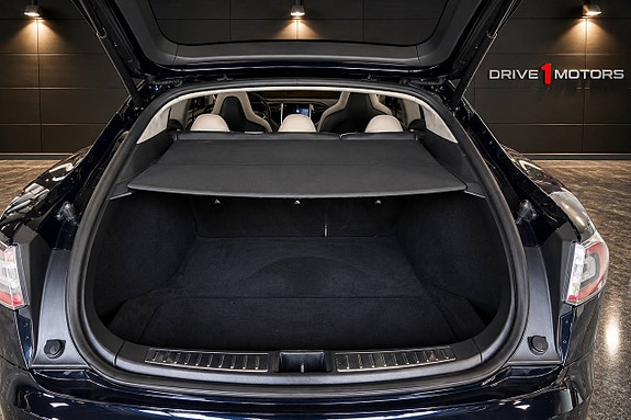 Tesla Model S 11 of 15
