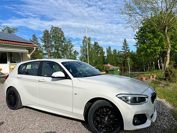 BMW 120i 3 of 6