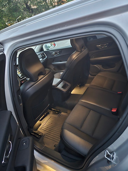 Volvo V60 7 of 8