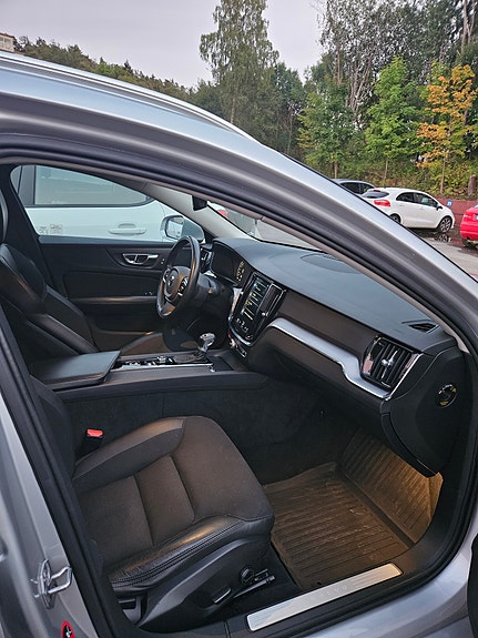 Volvo V60 6 of 8